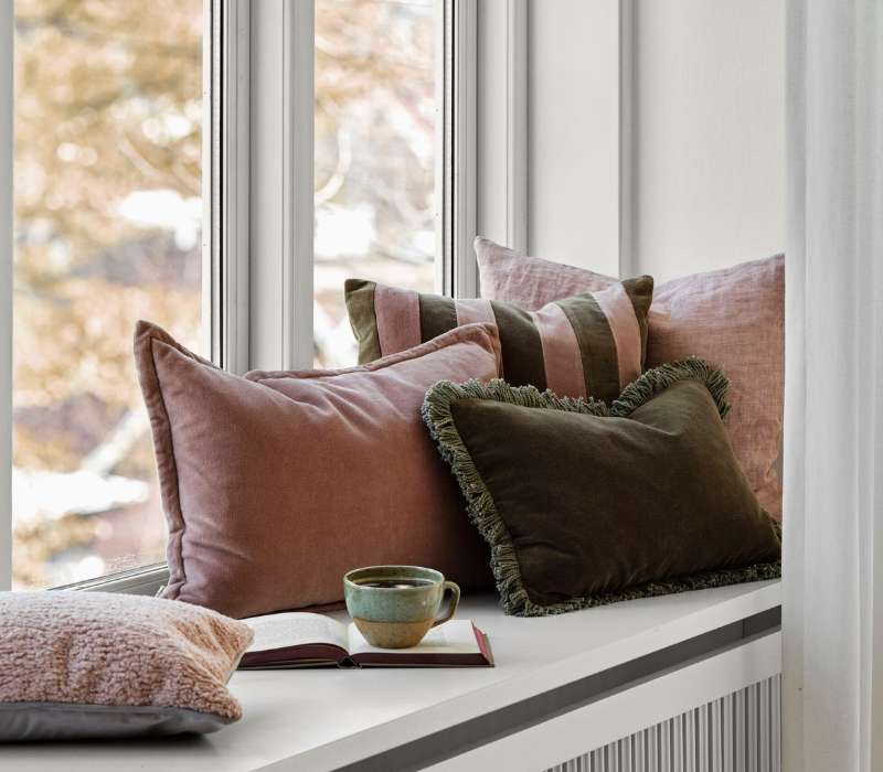 Material, färg och form – så stylar du dina soffkuddar!