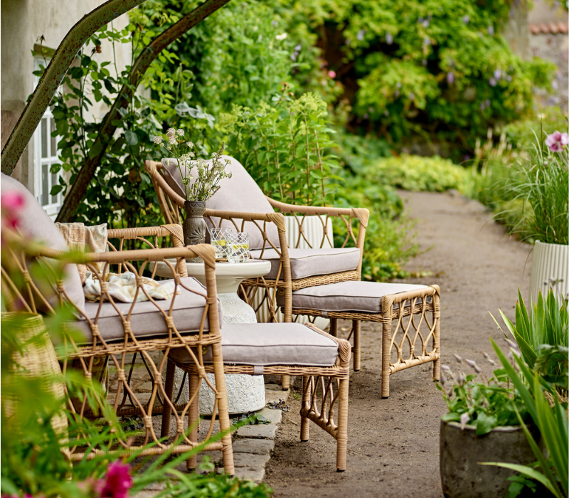 Utemöbler i olika material – För- och nackdelar du måste veta innan du köper