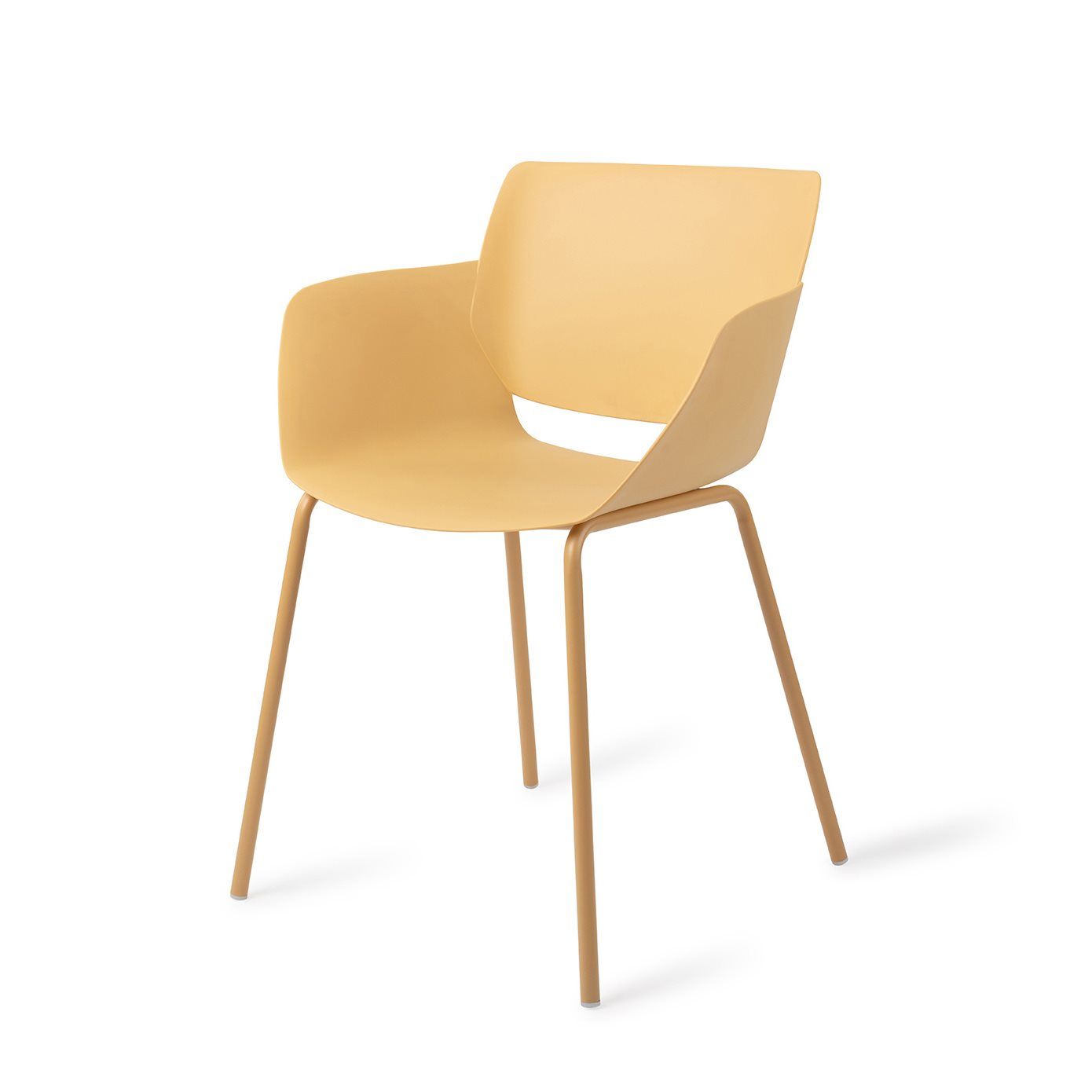 Koto utestol tillverkad av 50% återvunnen polypropen, med ergonomisk design och ventilation för långvarig komfort. De robusta metallbenen ger stabilitet och elegans. Stolen har en pigg gul färg som sprider energi till ditt uterum.