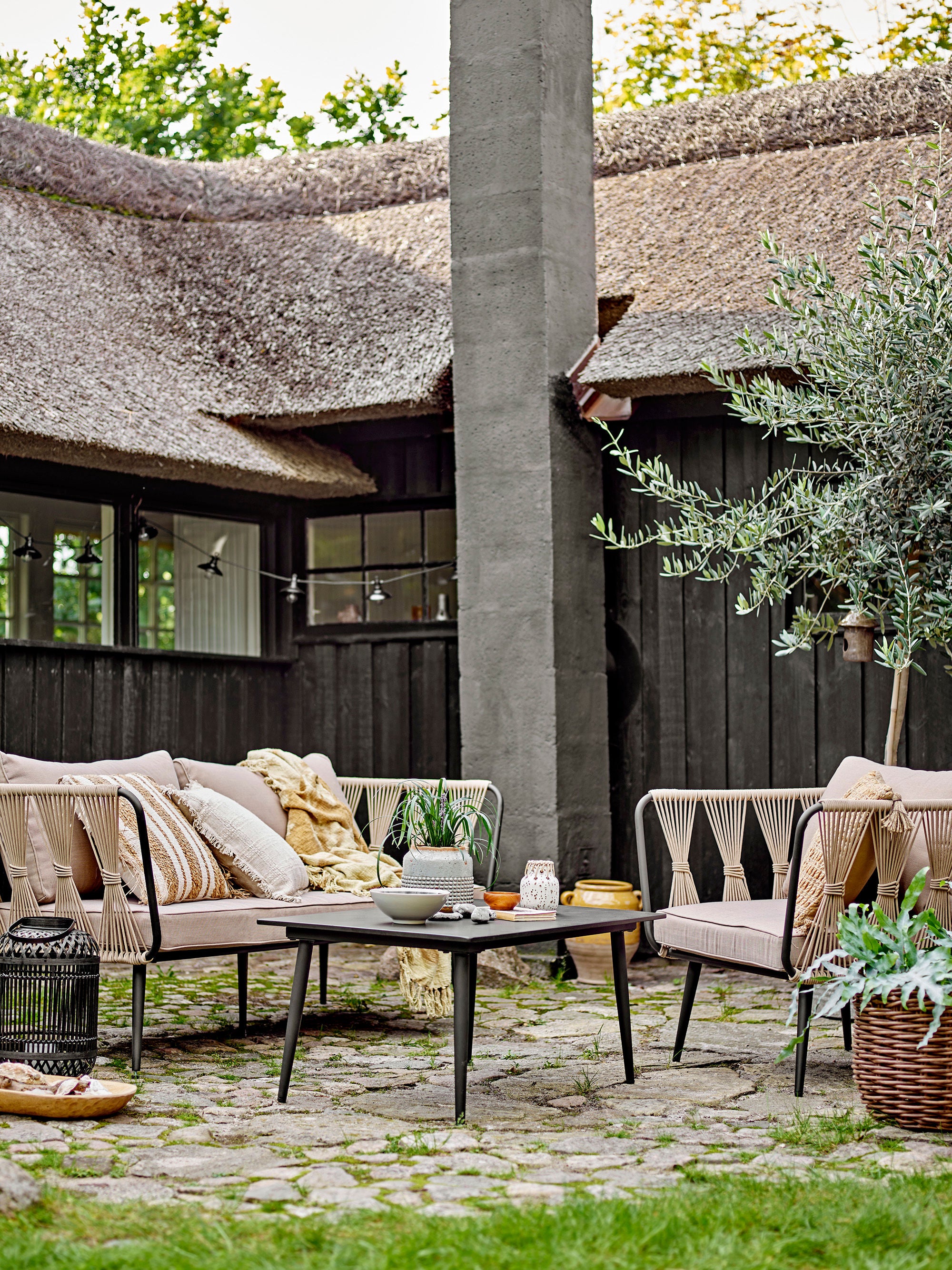 Pavone Soffbord / Svart – Modernt & Stilrent i Fiberbetong