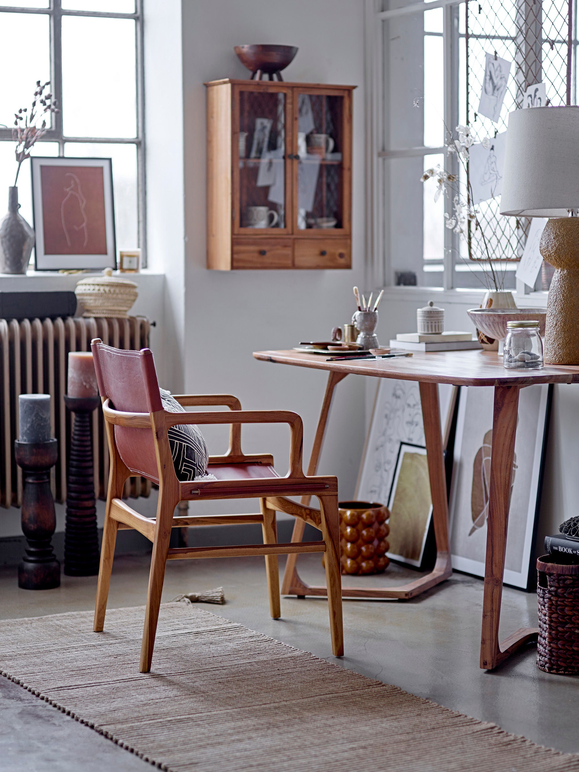 Ollie Loungestol – Dansk Designkänsla i Teak & Läder
