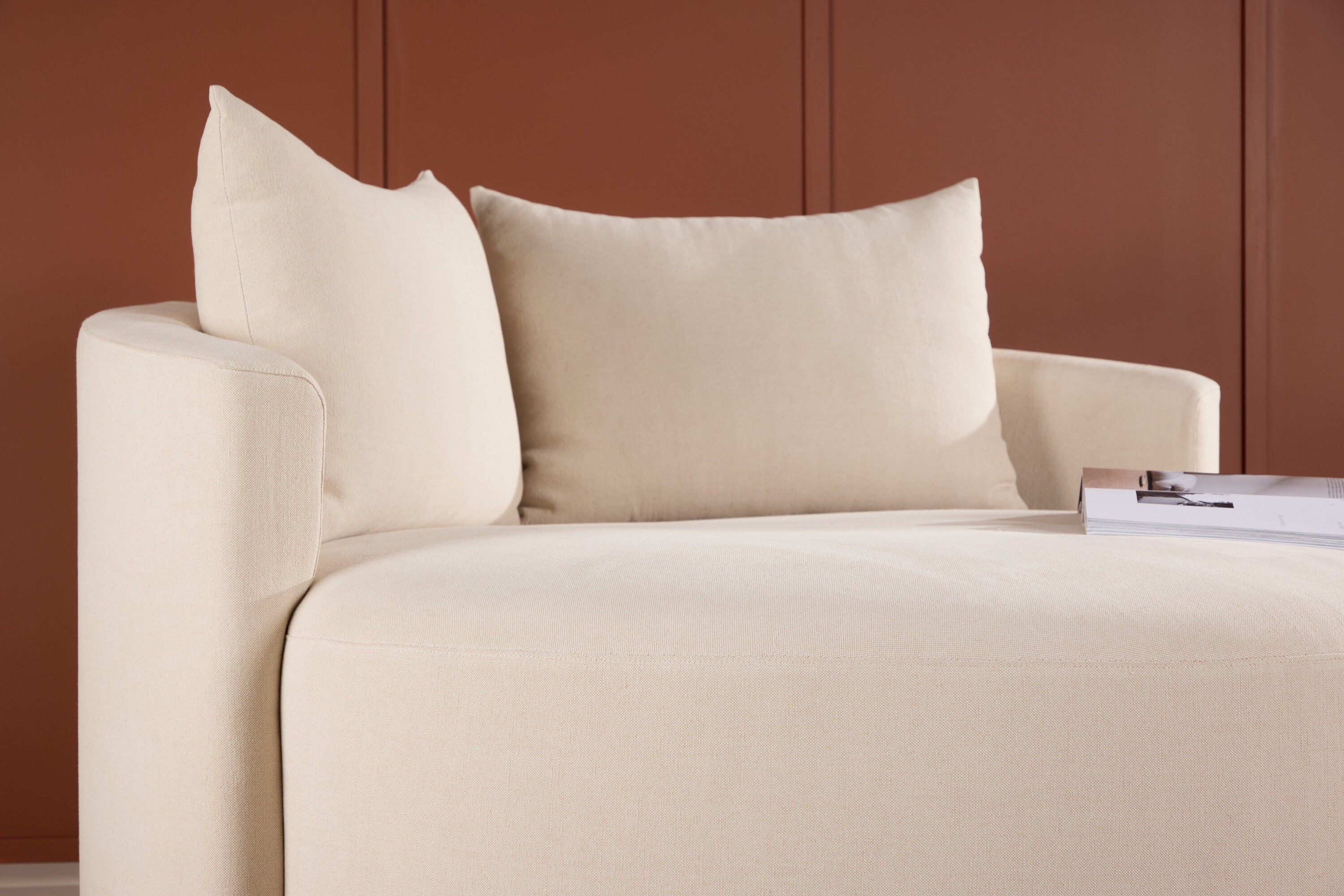 Kelso – Rund Soffa i Beige Linne, Stil & Komfort