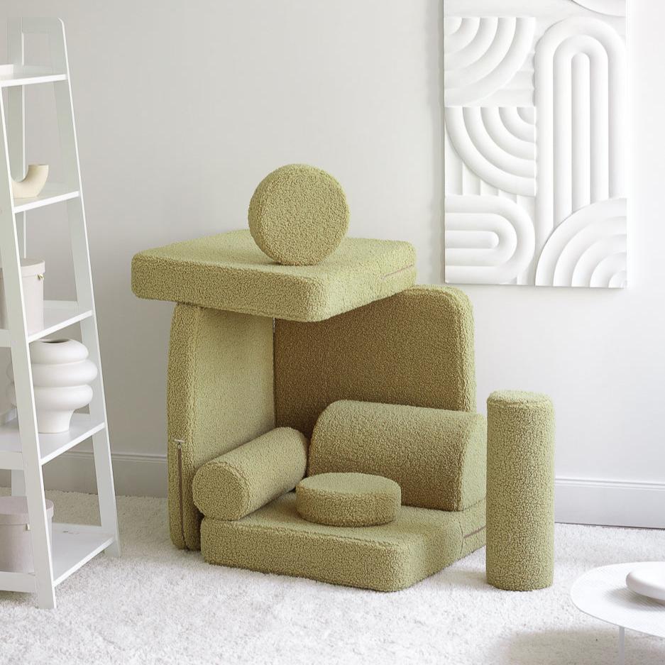 Teddy Settee – mångsidig och mysig barnsoffa i teddyväv