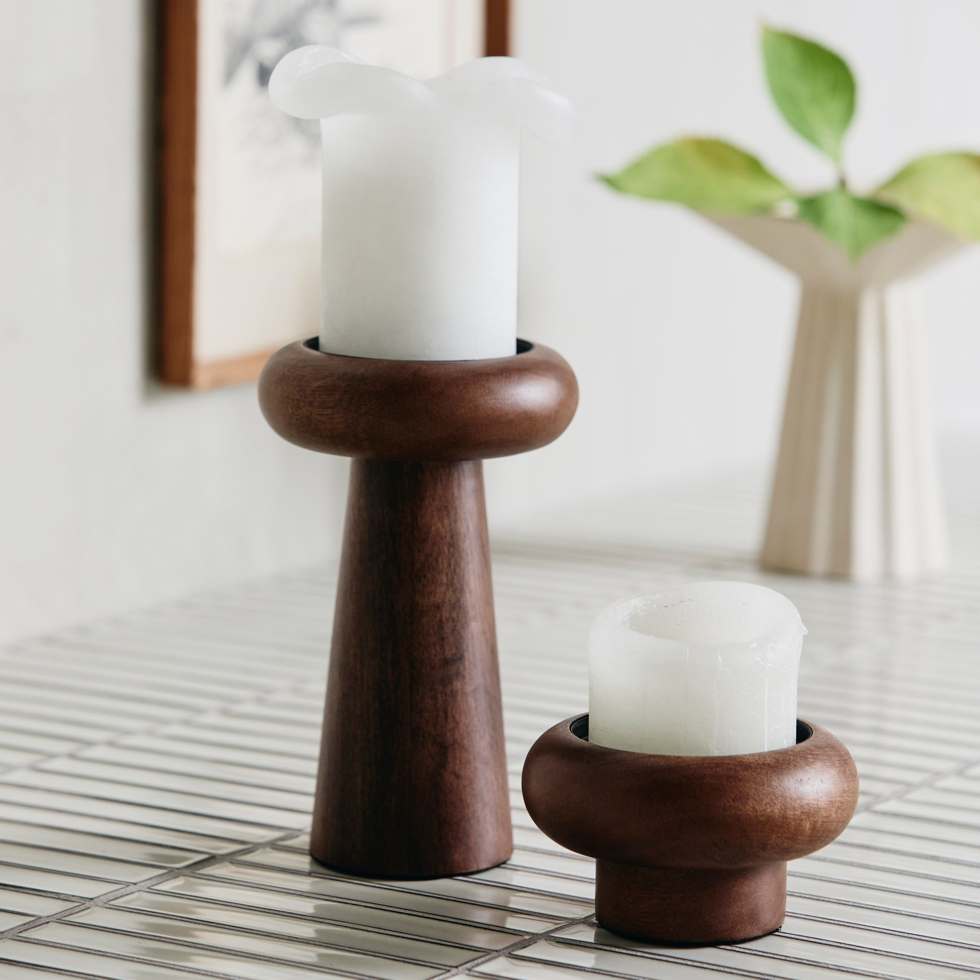 BAWE Ljusstake i Mörkt Trä för Blockljus