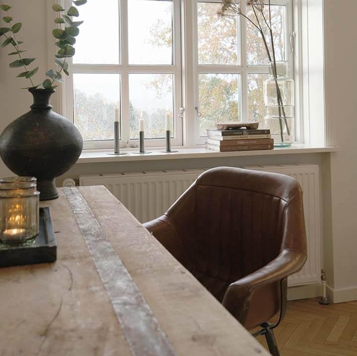 Icon - Lounge Stol i Läder med Armstöd
