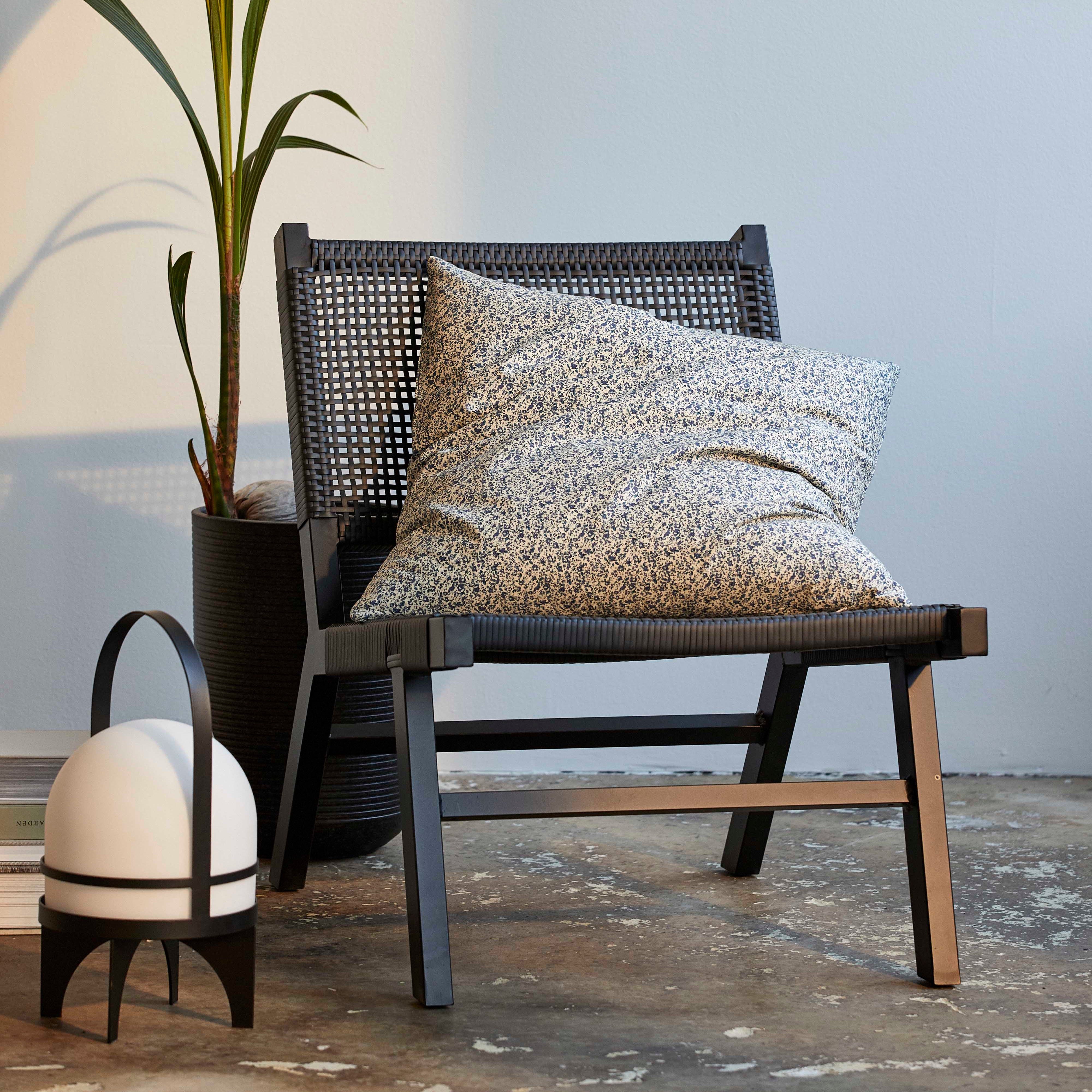 VASAI Loungestol / Svart – Stilsäker Komfort för Din Utemiljö