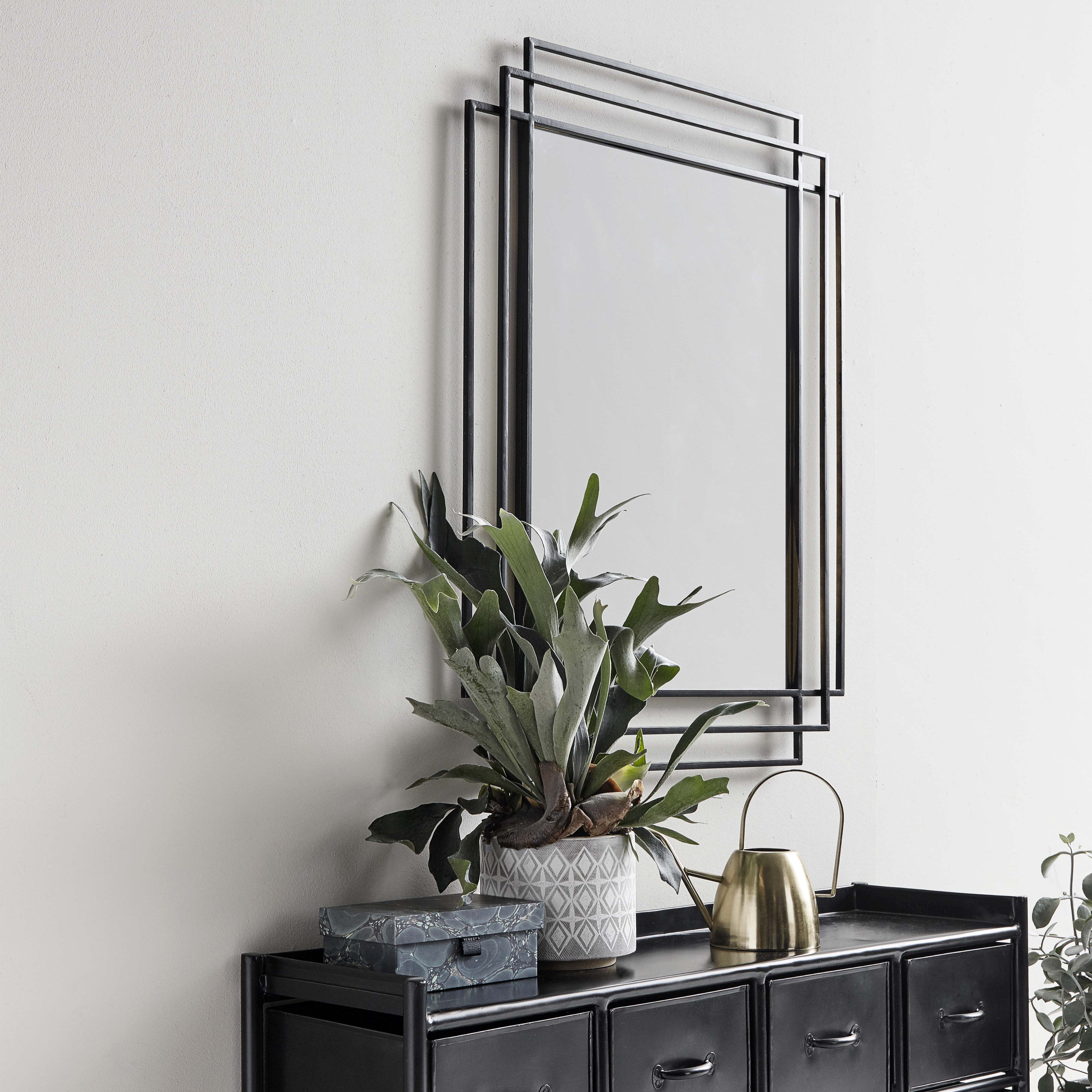 SQUARE Spegel – Minimalistisk Design i Svart Järn