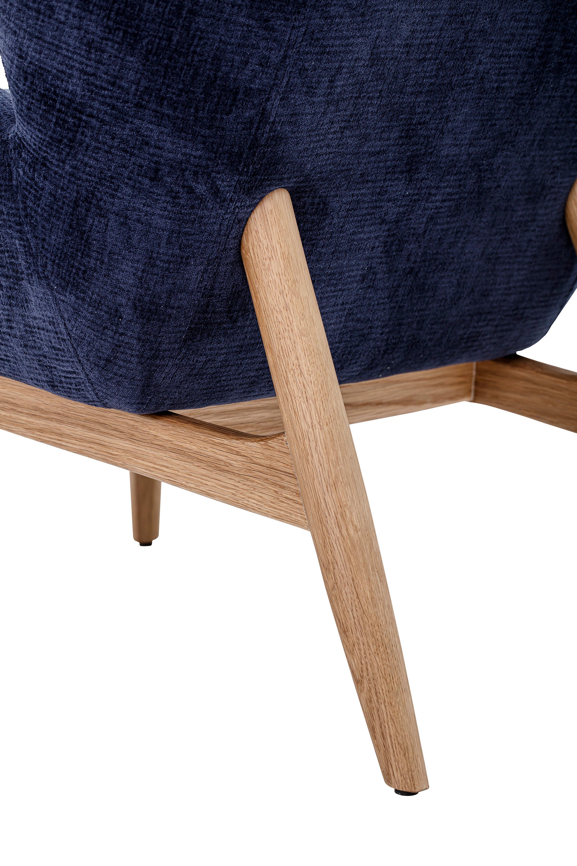 Eave Loungefåtölj – Djup Komfort i Lyxig Blå Chenille