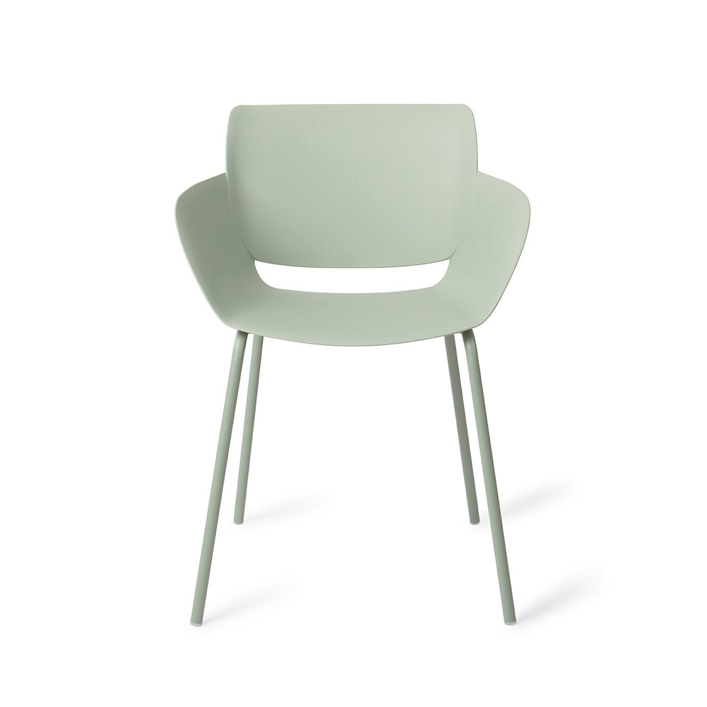 Koto utestol tillverkad av 50% återvunnen polypropen, med ergonomisk design och ventilation för långvarig komfort. De robusta metallbenen ger stabilitet och elegans. Stolen har en sval grön färg som ger en botanisk touch och naturnära harmoni till ditt uterum.