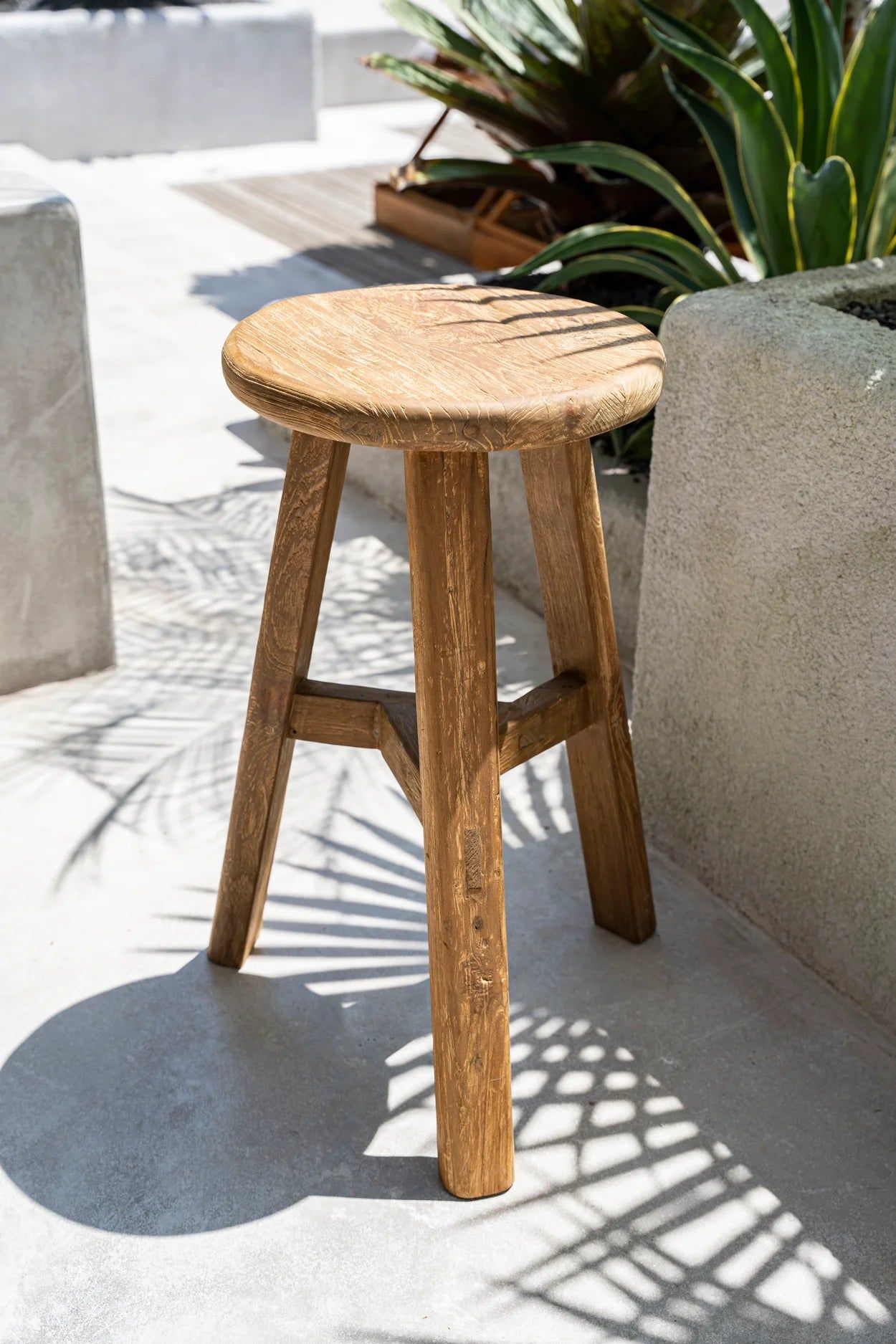 Fusuma Barstol – Rustik Elegans i Återvunnet Teak