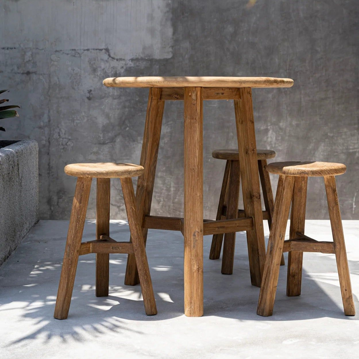 Fusuma Barstol – Rustik Elegans i Återvunnet Teak