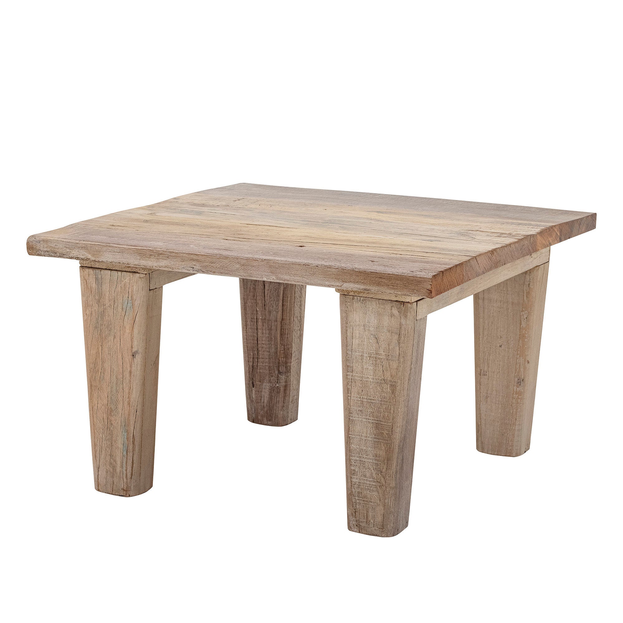 Riber Soffbord i Återvunnet Trä från Bloomingville har en fyrkantig, minimalistisk design med robusta ben och en rustik, naturlig finish som framhäver rå skönhet – här visad mot en vit bakgrund.