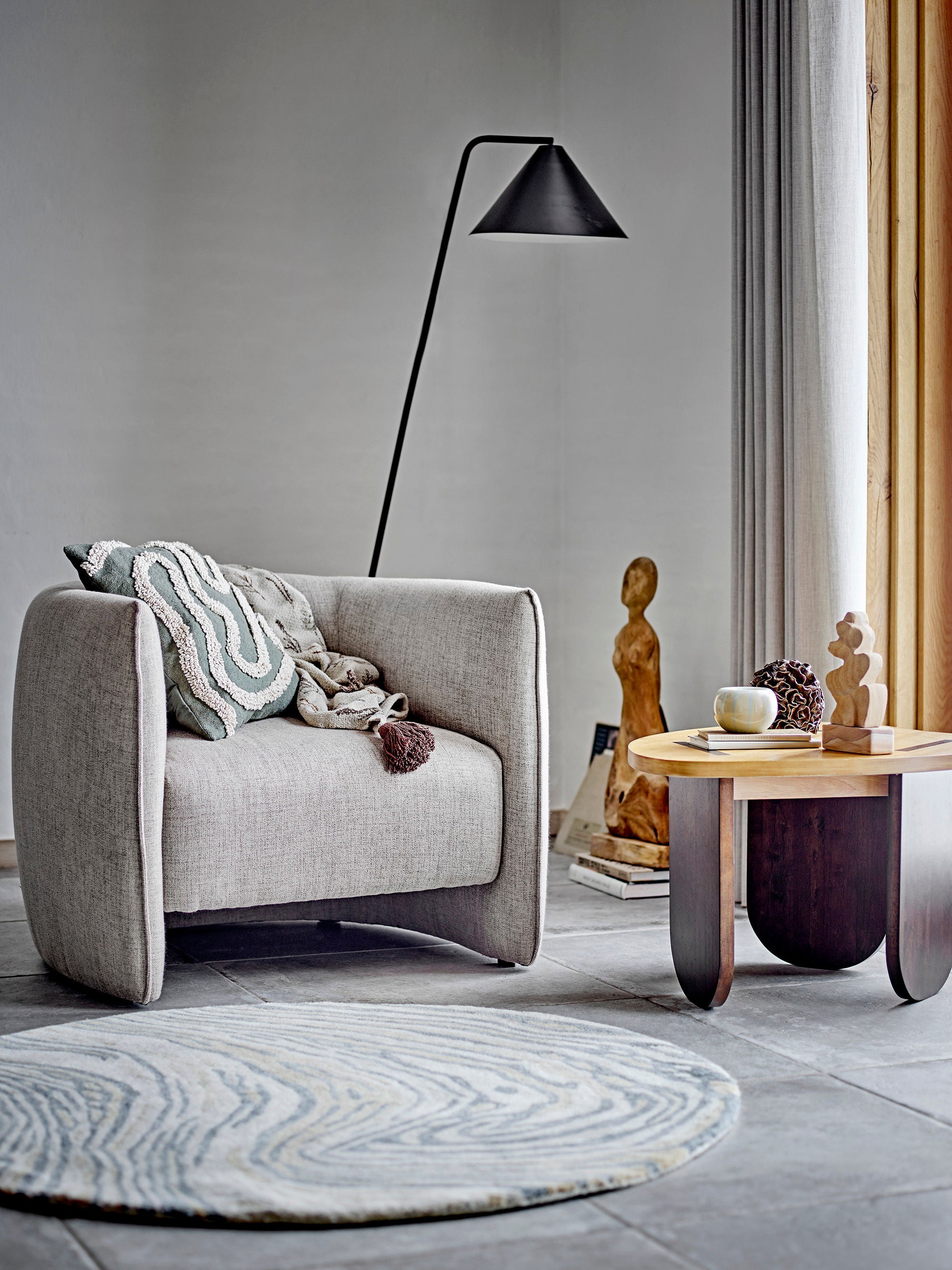 Bacio Loungefåtölj – Lätt Design i Återvunnet Tyg