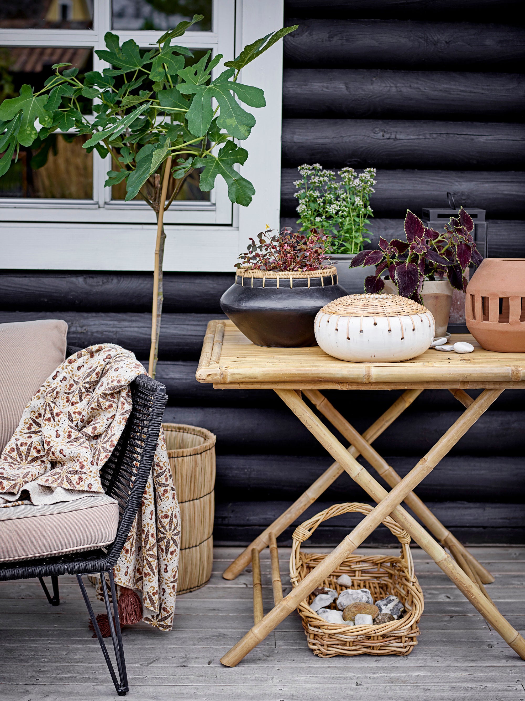Mundo Loungefåtölj – Tidlös Elegans i Svart & Brunt