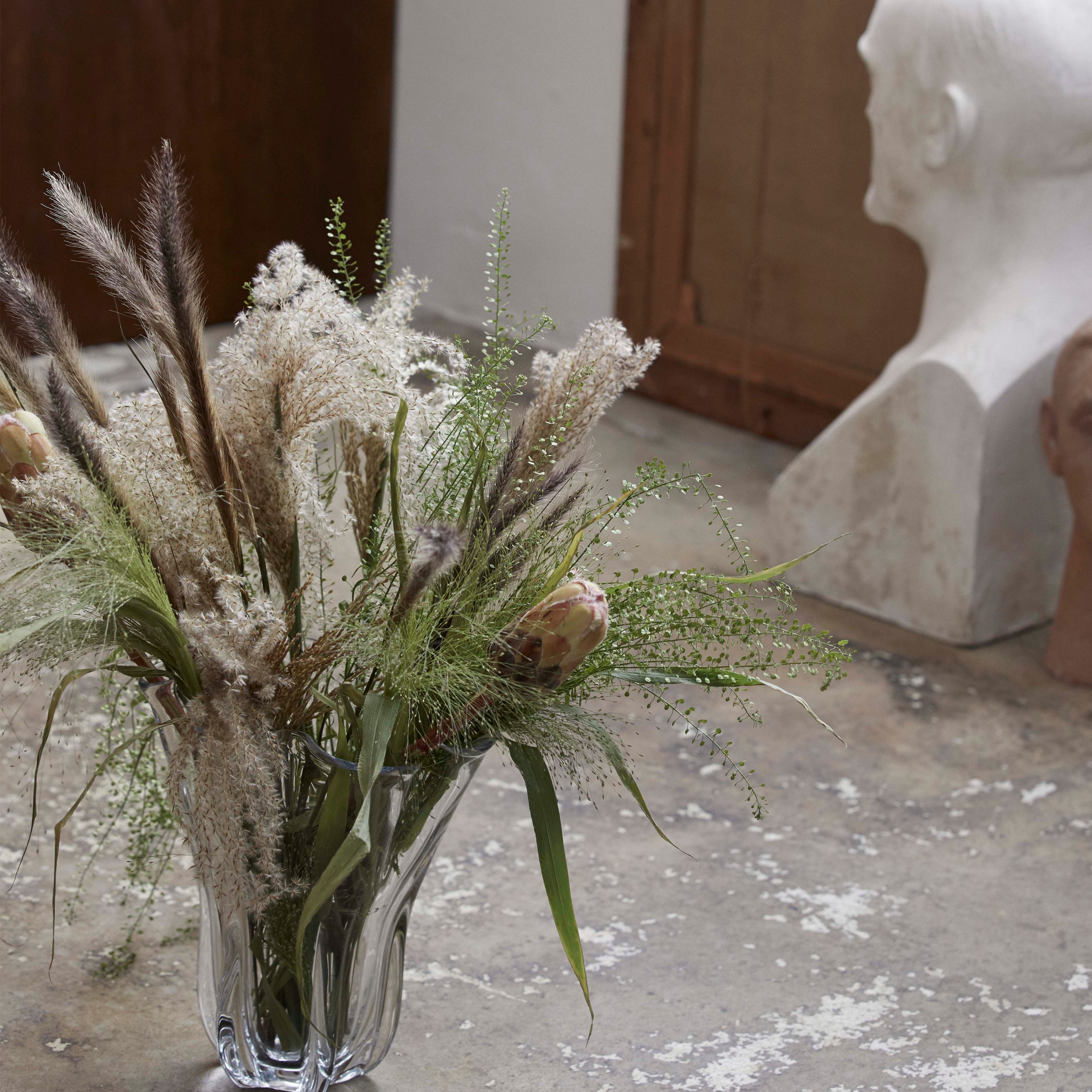 KOMNIO Vas – Klar Skulptural Glasvas med Organisk Form