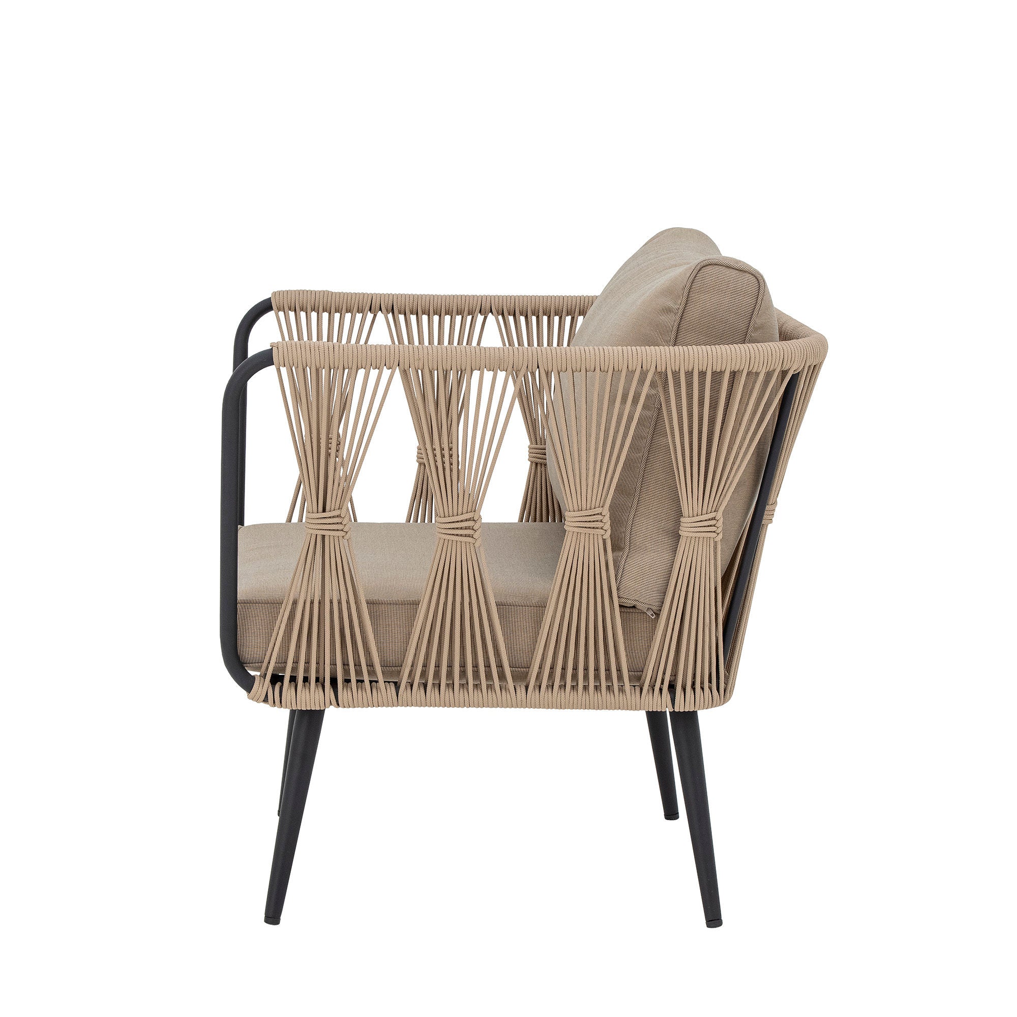 Pavone Loungefåtölj – Stilren Avslappning i Handvävd Design