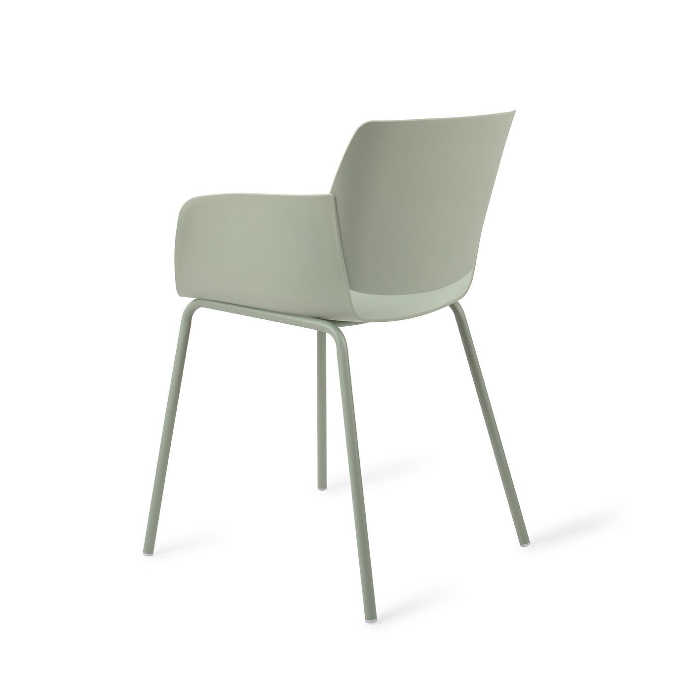 Koto utestol tillverkad av 50% återvunnen polypropen, med ergonomisk design och ventilation för långvarig komfort. De robusta metallbenen ger stabilitet och elegans. Stolen har en sval grön färg som ger en botanisk touch och naturnära harmoni till ditt uterum.