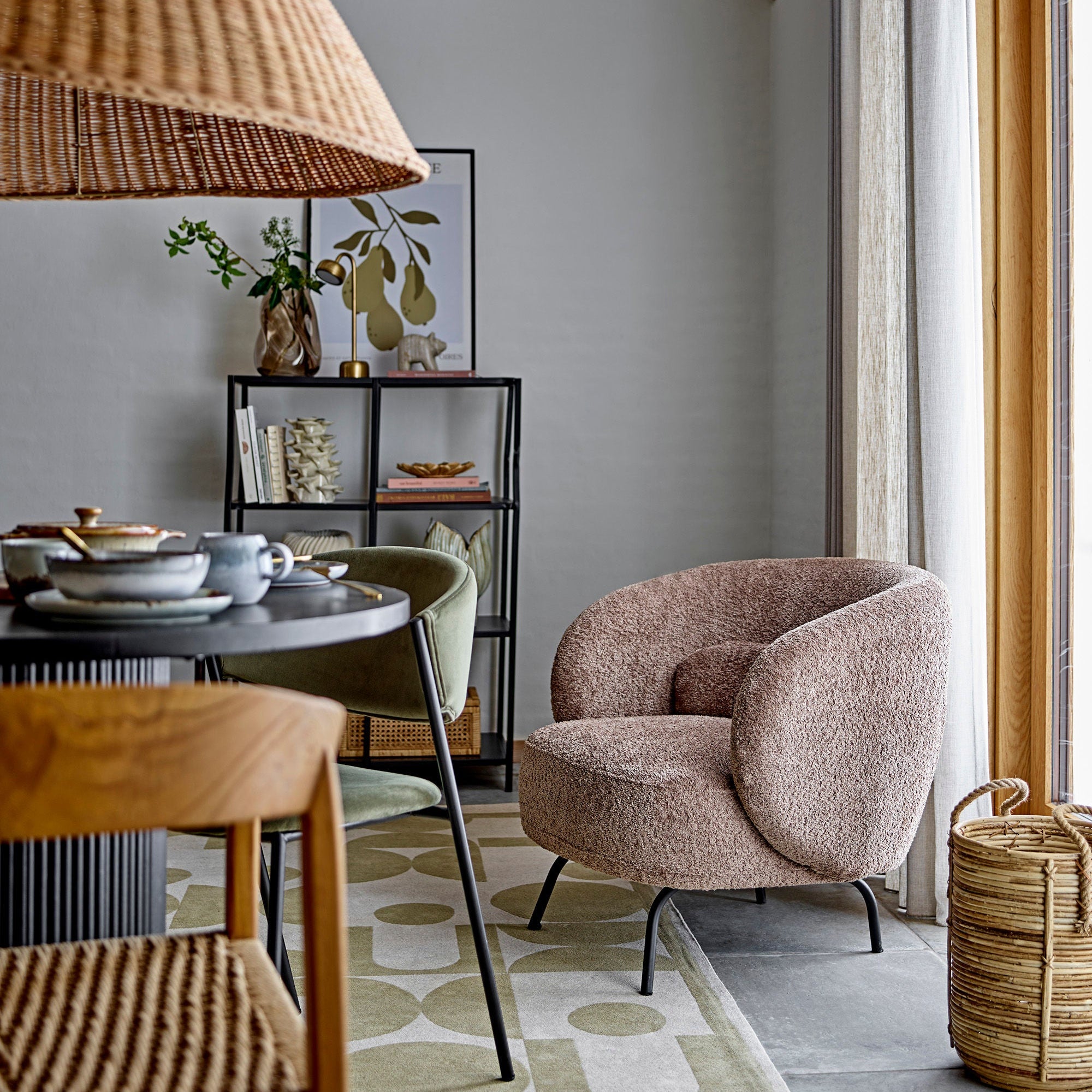 Harry Loungefåtölj – Mjuk Komfort i Modern Form