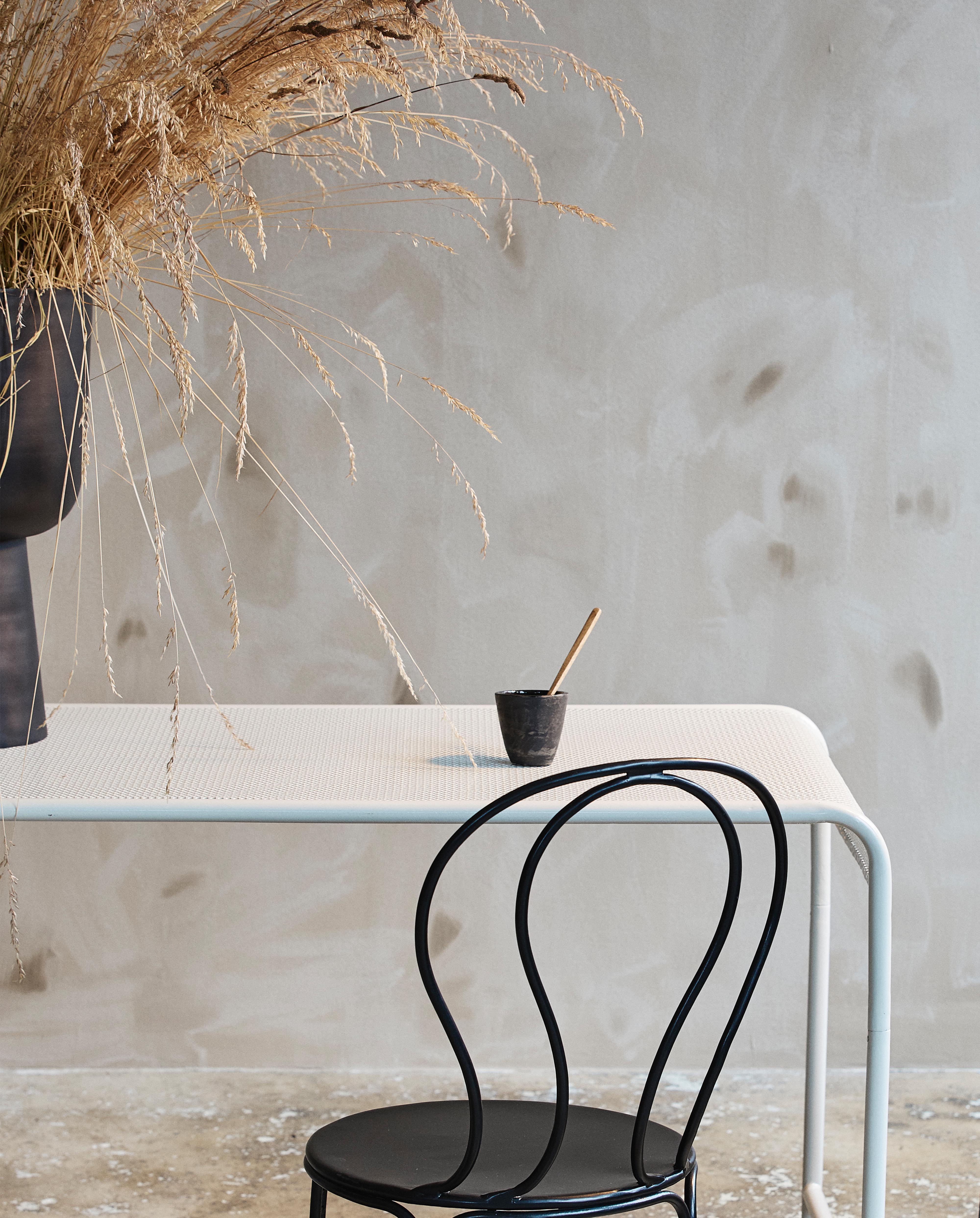 BRENTA Utomhusbord / Ivory – Ljus Designklassiker för Hemmet