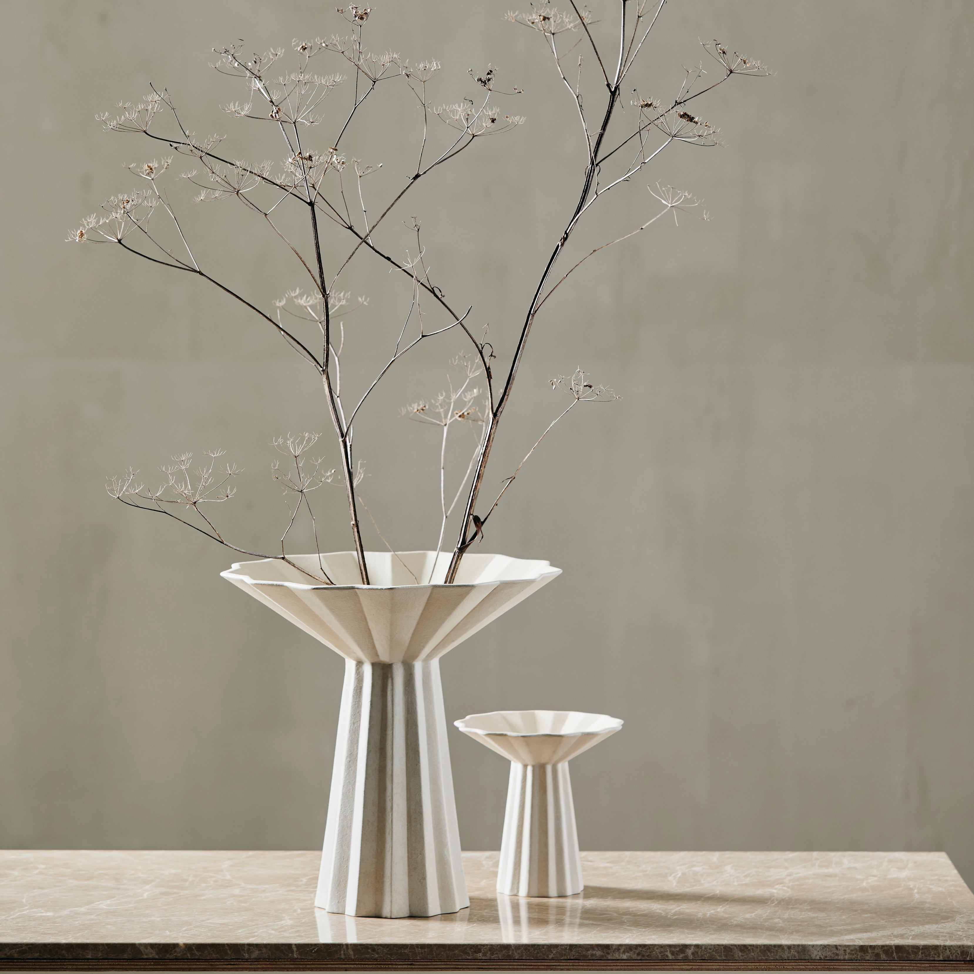 MINU Vas L – Skulptural Elegans i Ivory