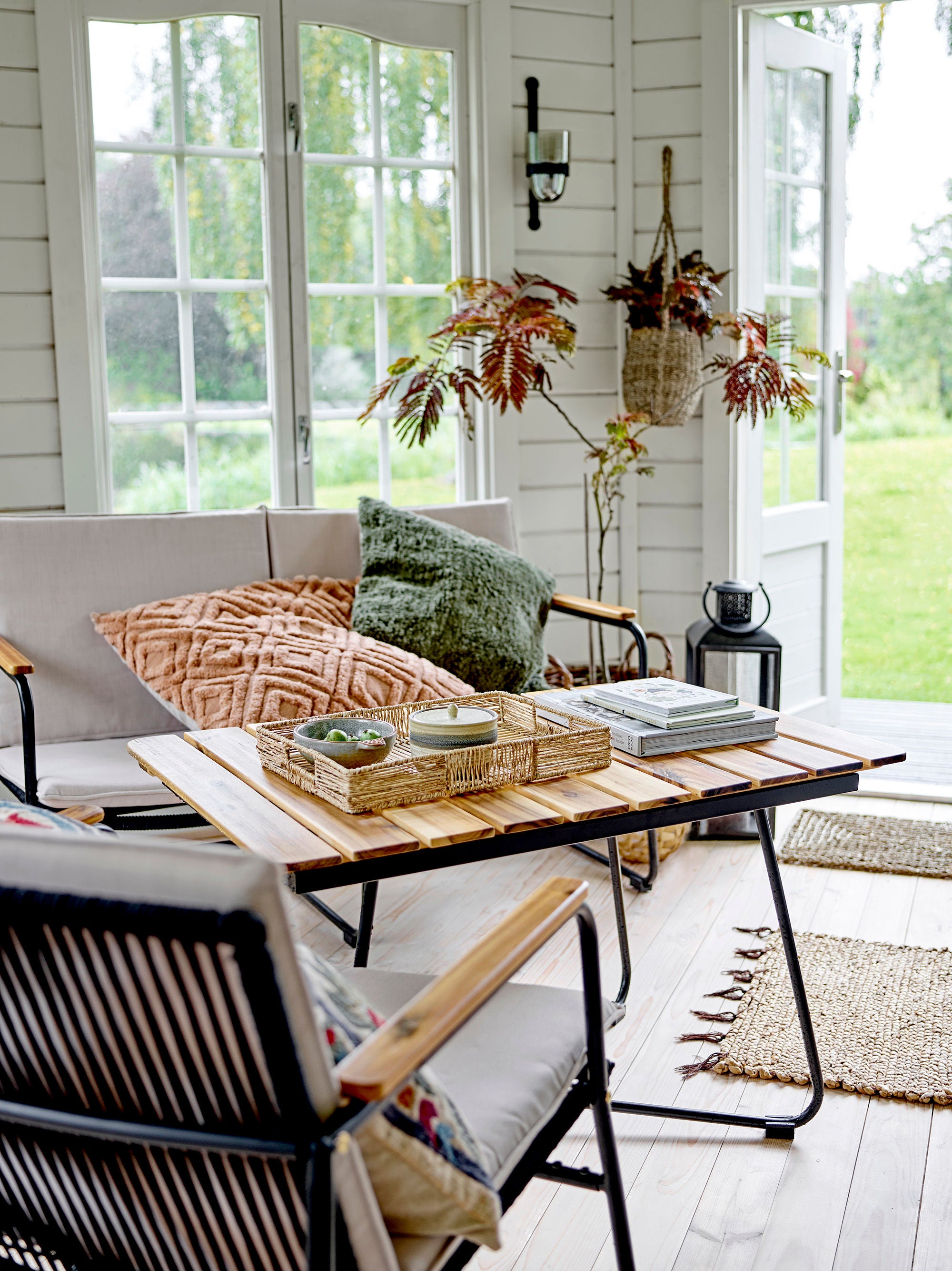 Hampton Loungestol – Elegant Loungemöbel för Utomhusmiljö