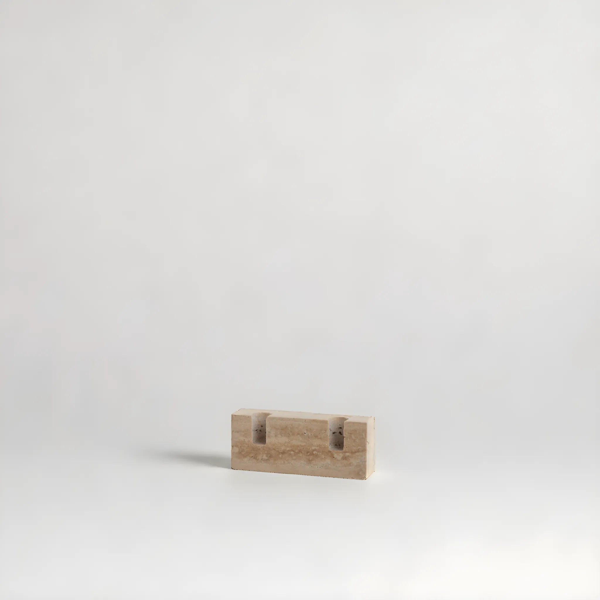 Travina ljusstake 6 cm, sandmarmor